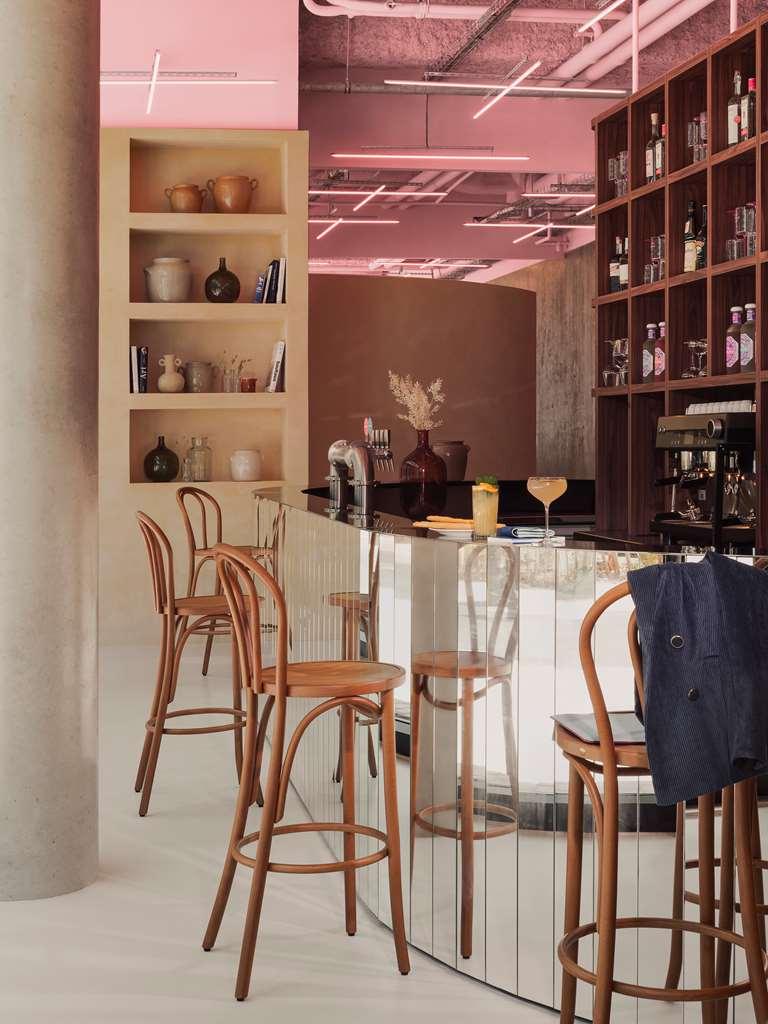Okko Hotels Paris La Defense Nanterre Restaurang bild