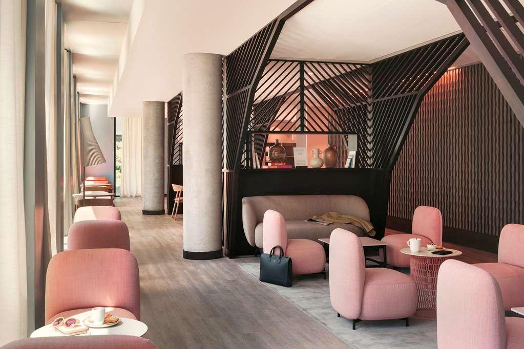 Okko Hotels Paris La Defense Nanterre Restaurang bild